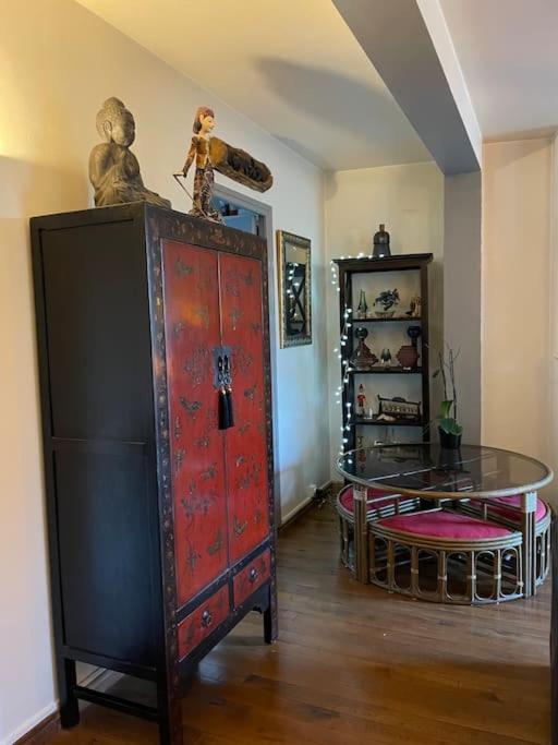 Appartement Sur Le Parvis De La Cathedrale Senlis  Zewnętrze zdjęcie